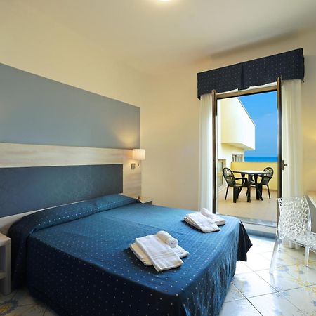 Hotel Delfino Laigueglia Esterno foto