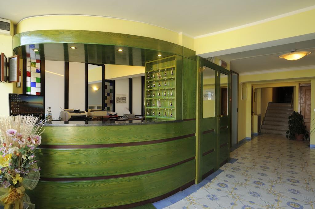 Hotel Delfino Laigueglia Esterno foto