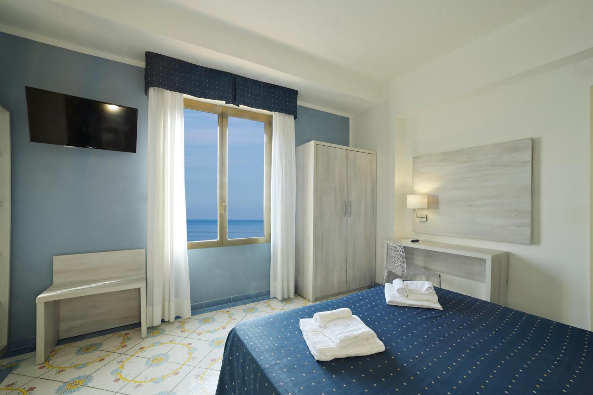 Hotel Delfino Laigueglia Esterno foto