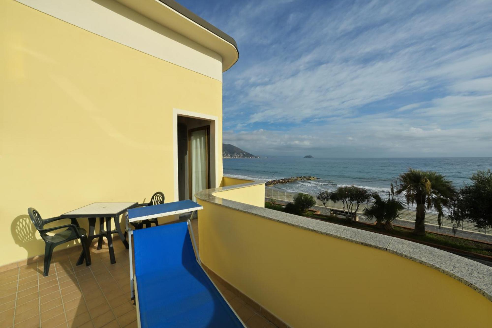 Hotel Delfino Laigueglia Esterno foto