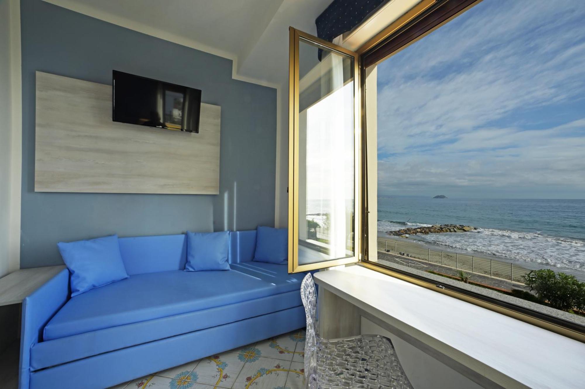 Hotel Delfino Laigueglia Esterno foto