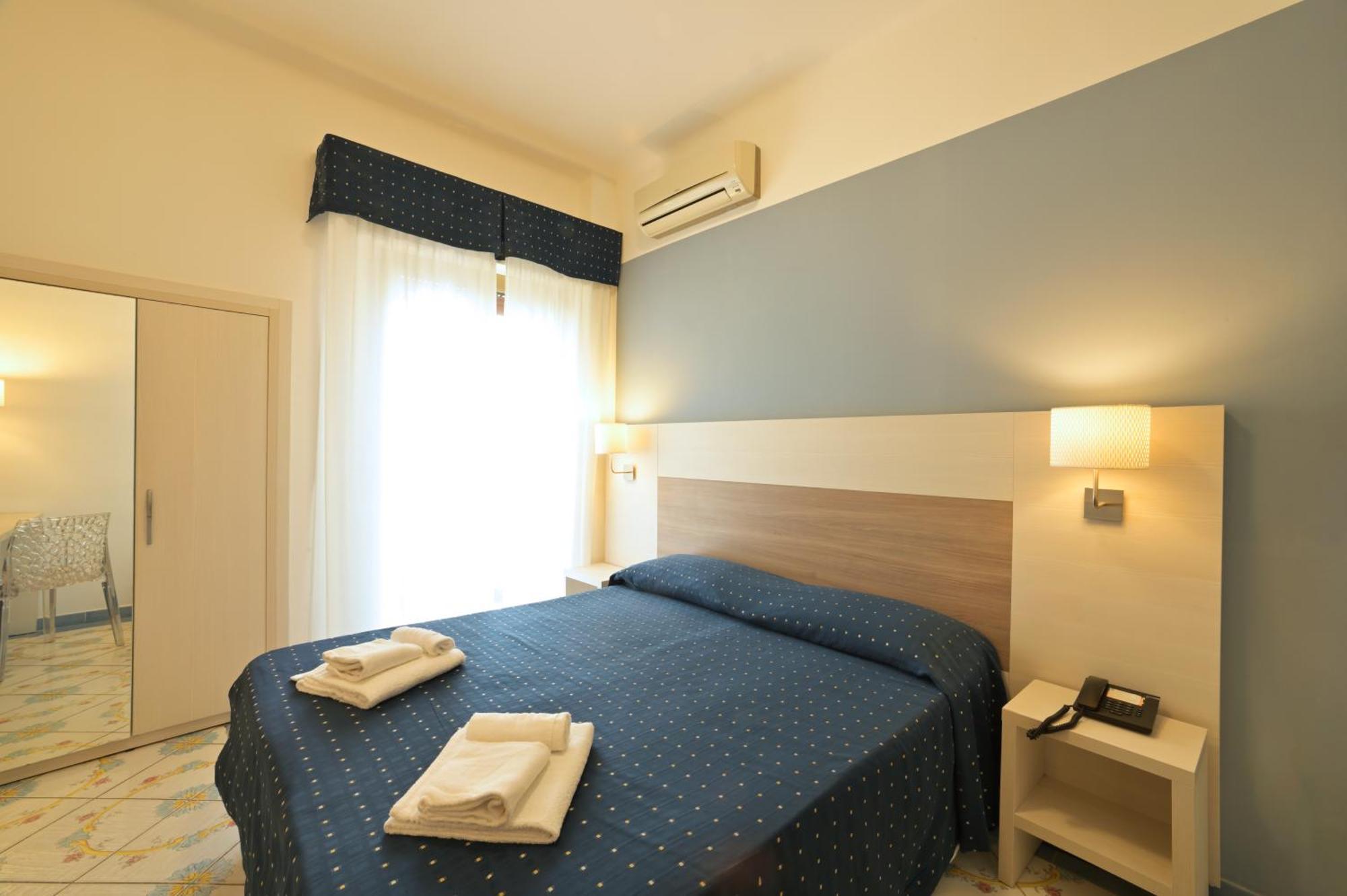 Hotel Delfino Laigueglia Esterno foto