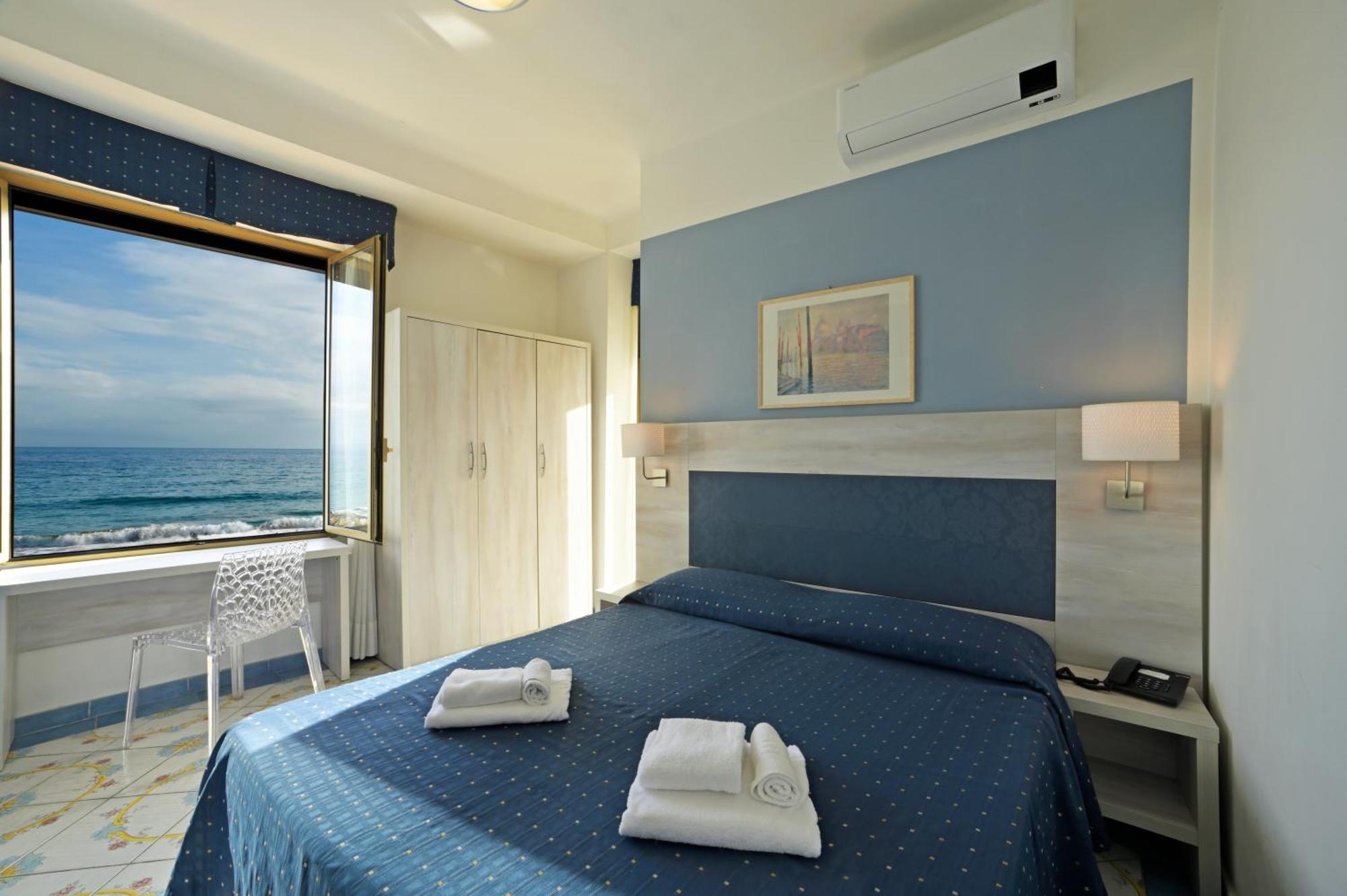 Hotel Delfino Laigueglia Esterno foto