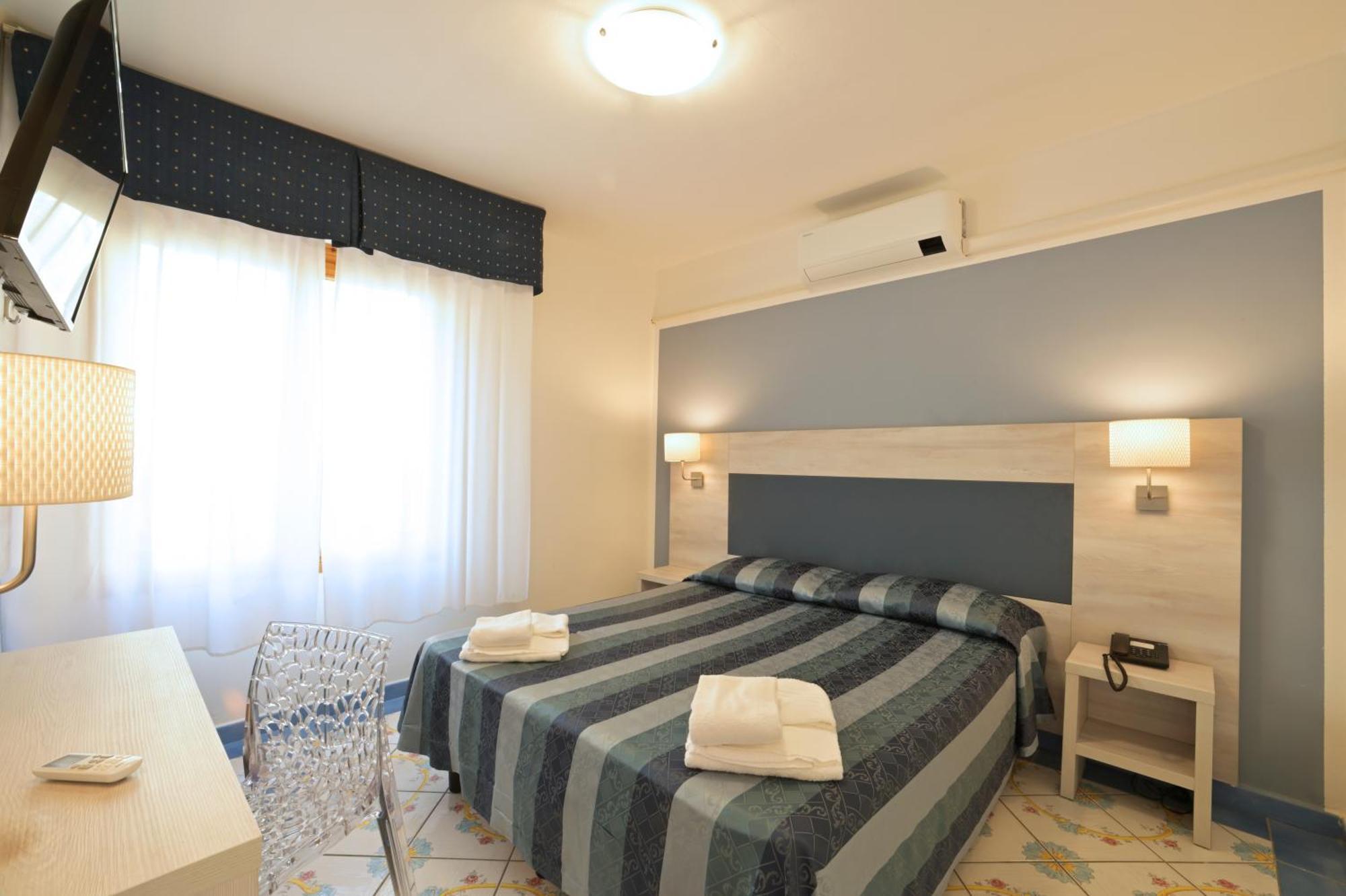 Hotel Delfino Laigueglia Esterno foto