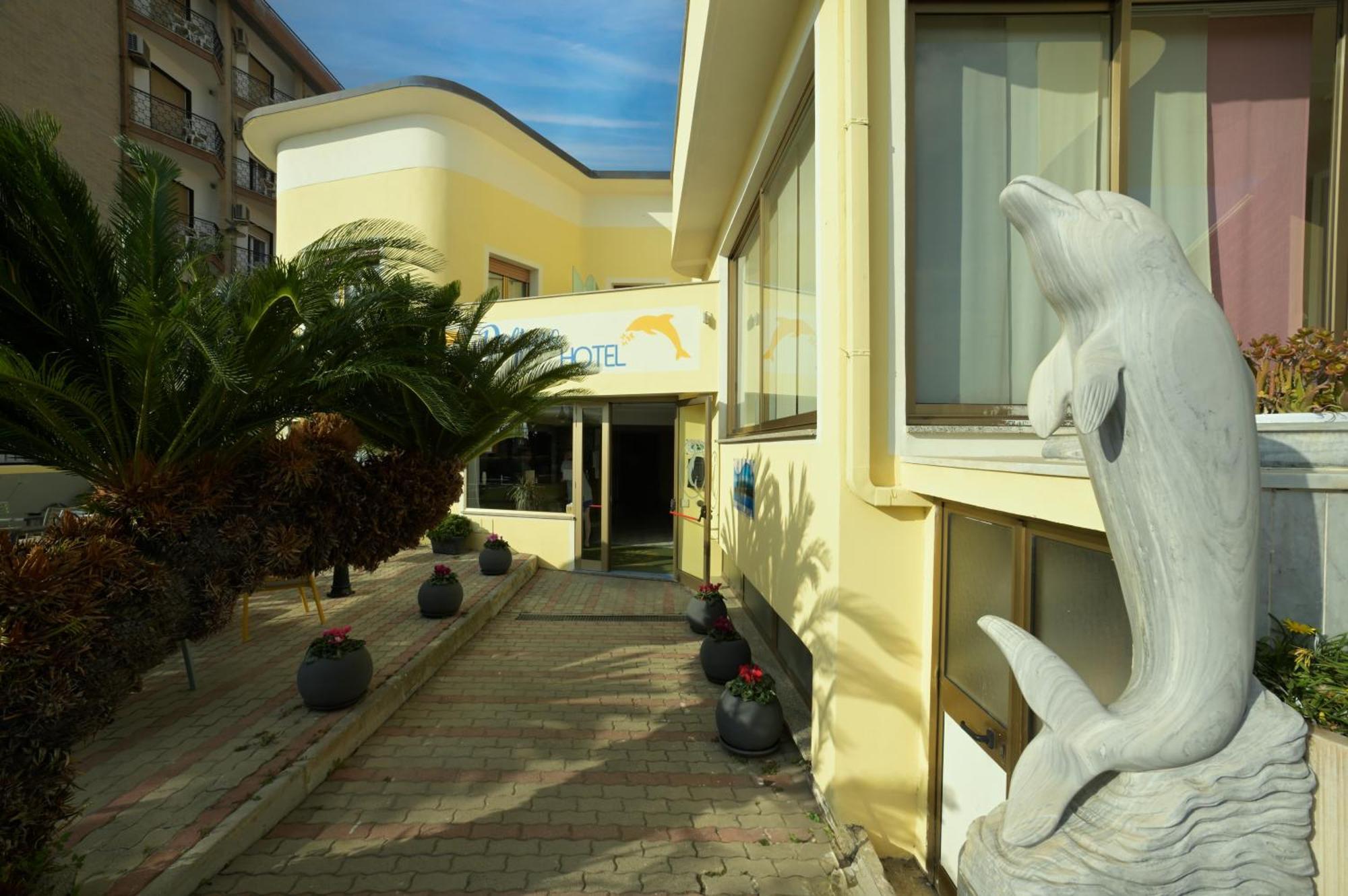 Hotel Delfino Laigueglia Esterno foto