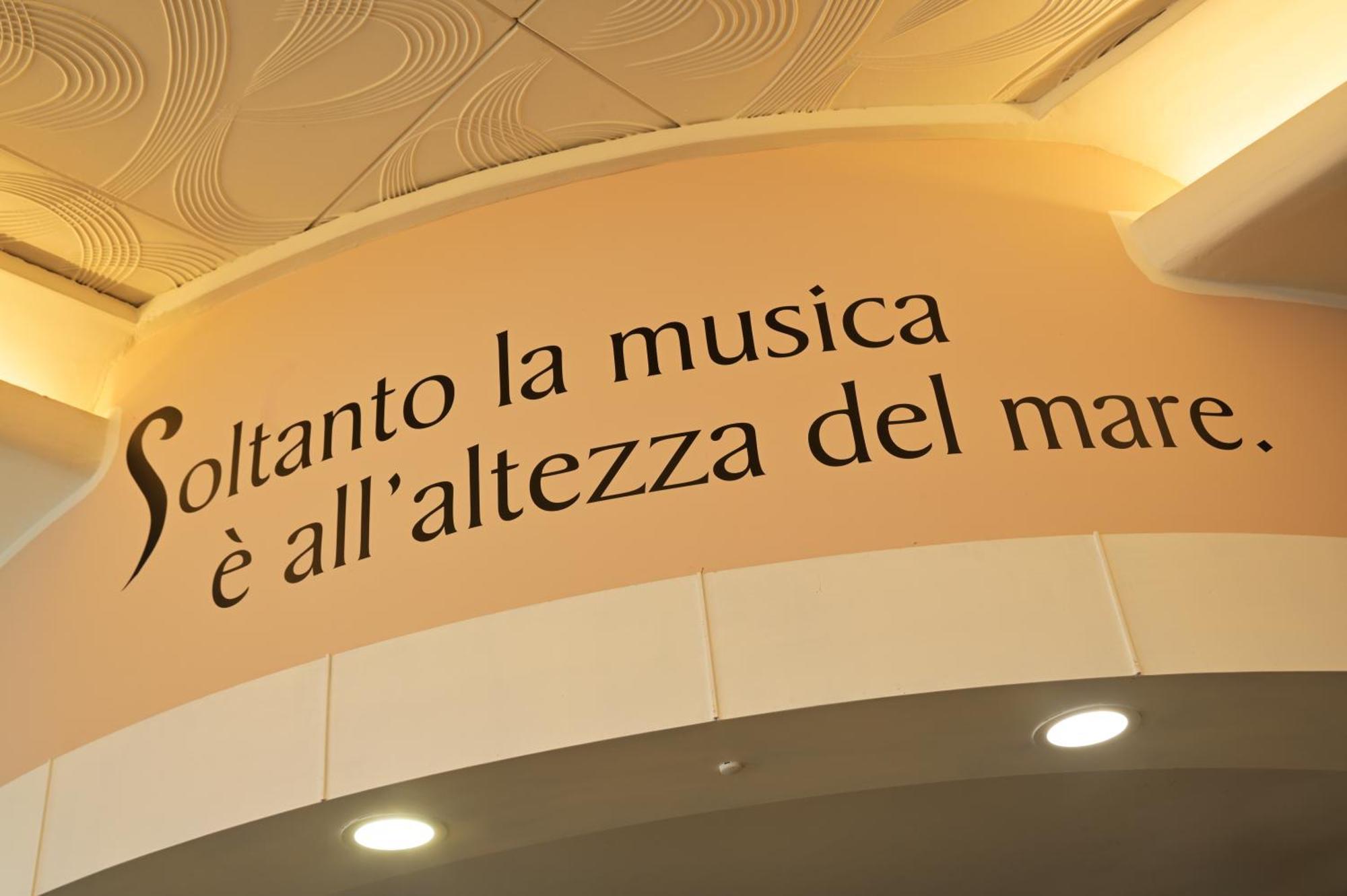 Hotel Delfino Laigueglia Esterno foto