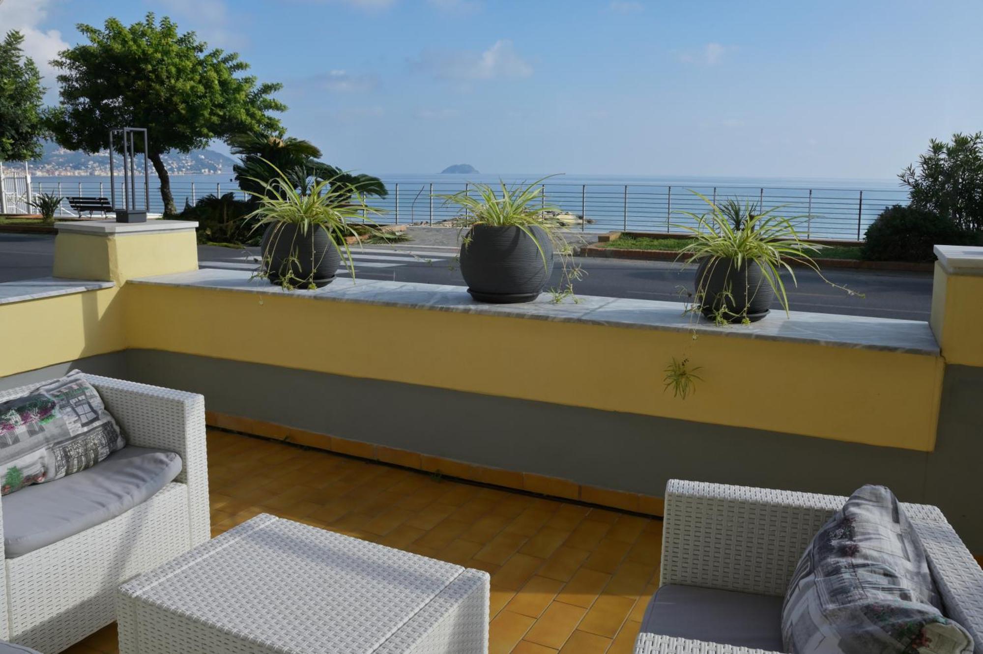 Hotel Delfino Laigueglia Esterno foto