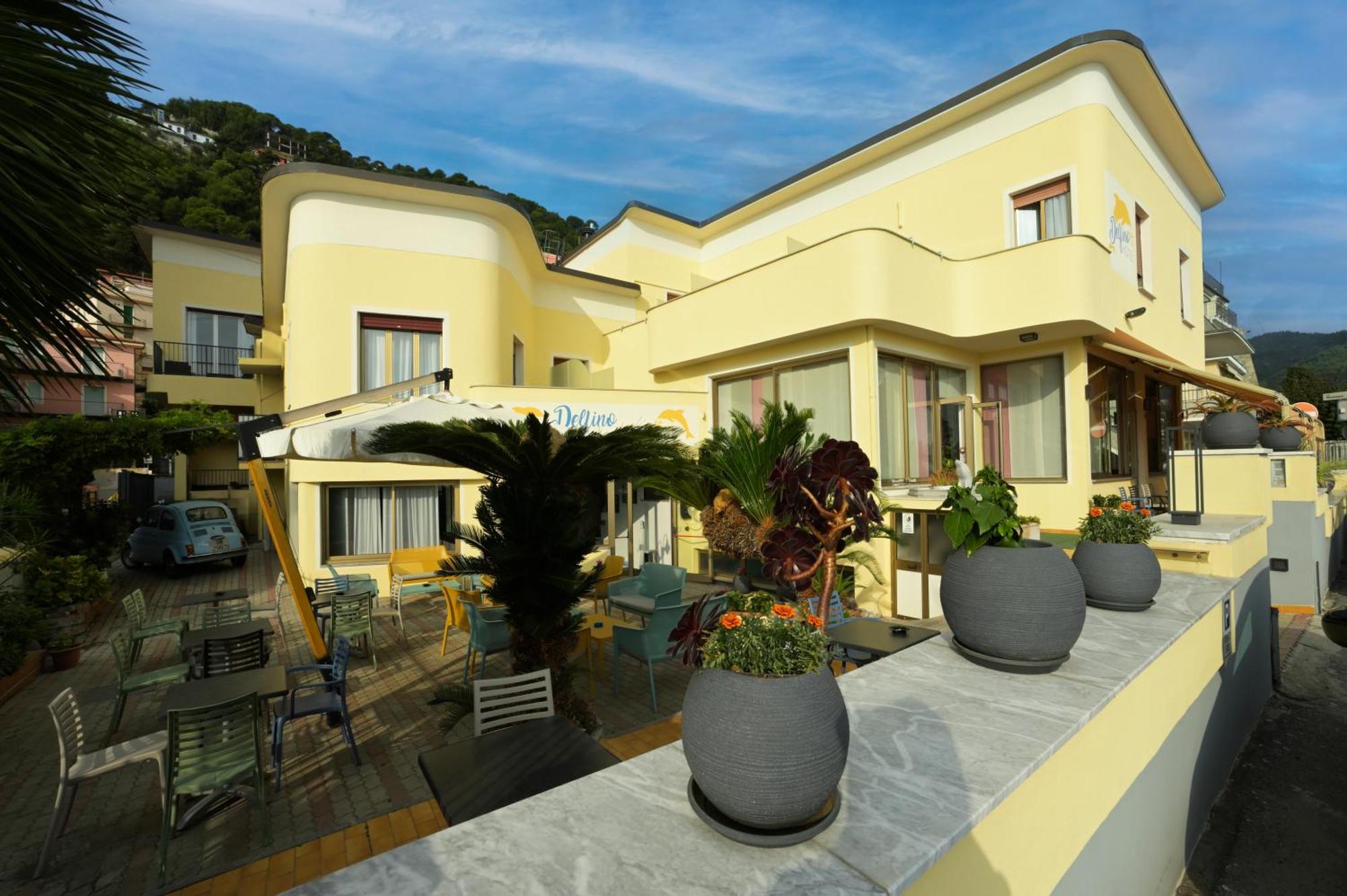 Hotel Delfino Laigueglia Esterno foto