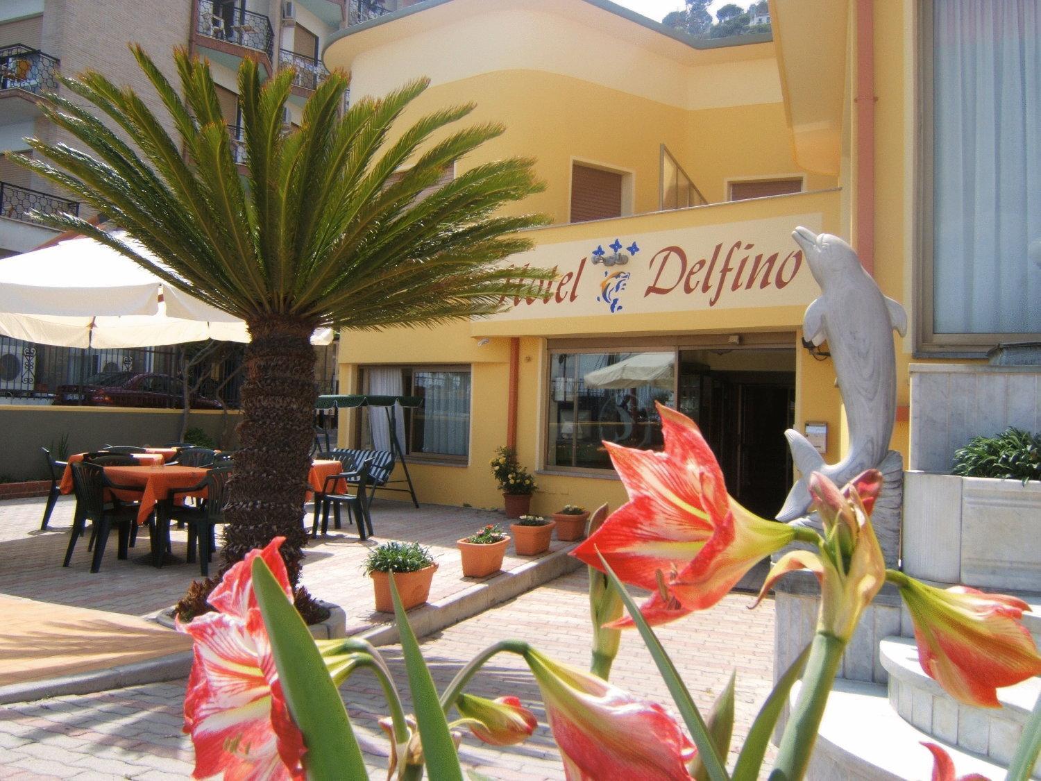 Hotel Delfino Laigueglia Esterno foto