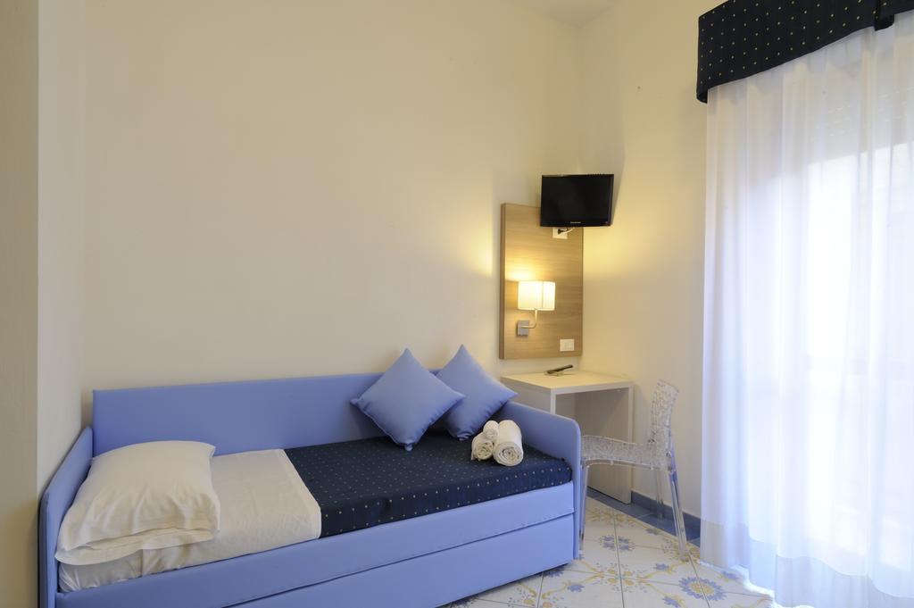 Hotel Delfino Laigueglia Esterno foto