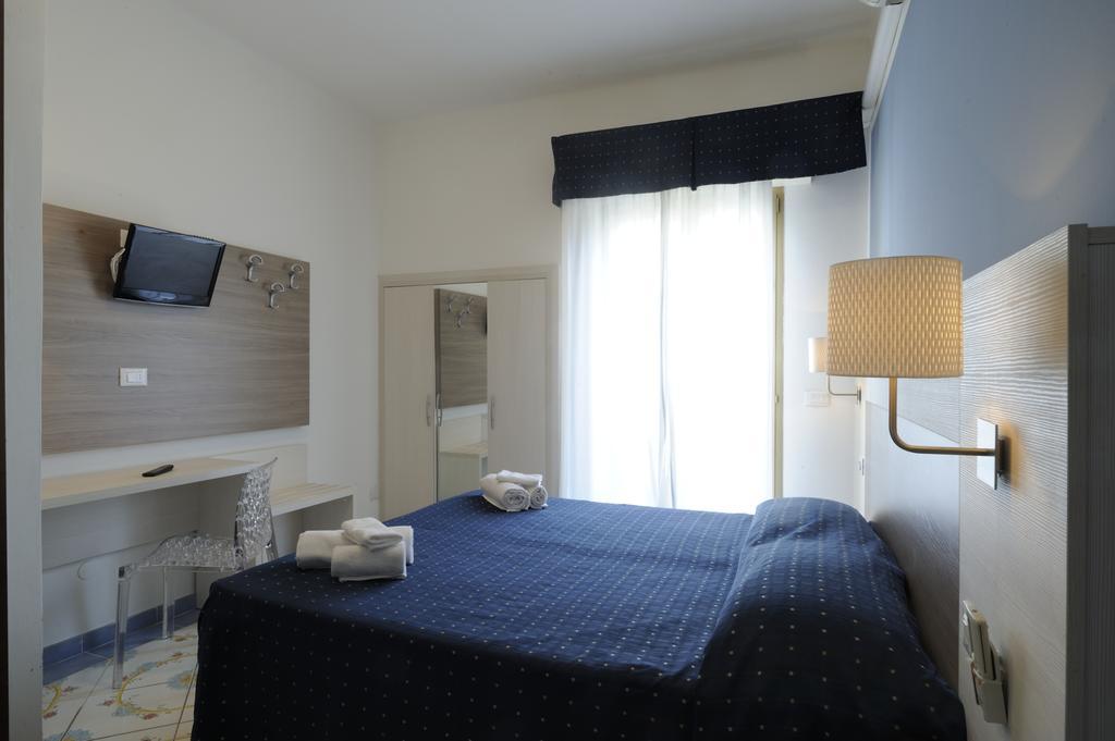 Hotel Delfino Laigueglia Esterno foto