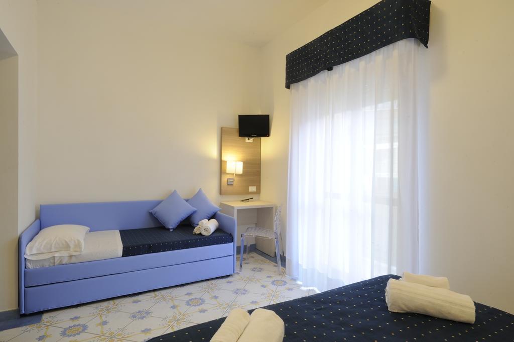 Hotel Delfino Laigueglia Esterno foto