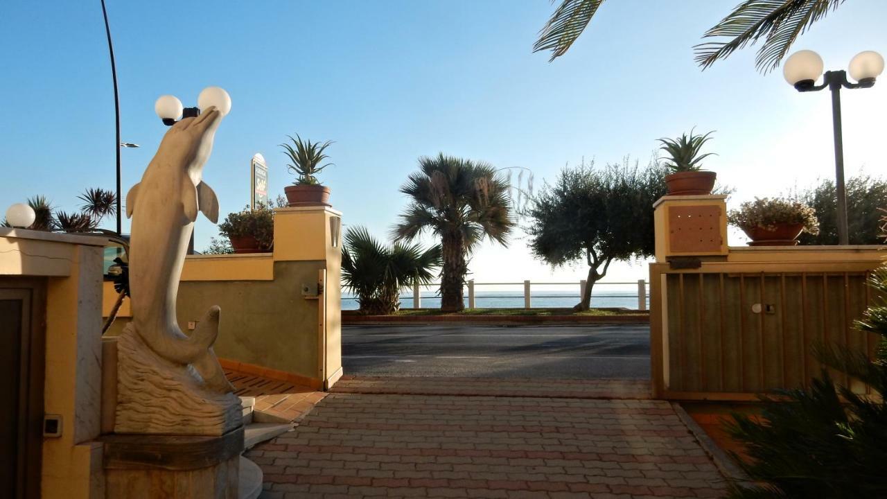 Hotel Delfino Laigueglia Esterno foto