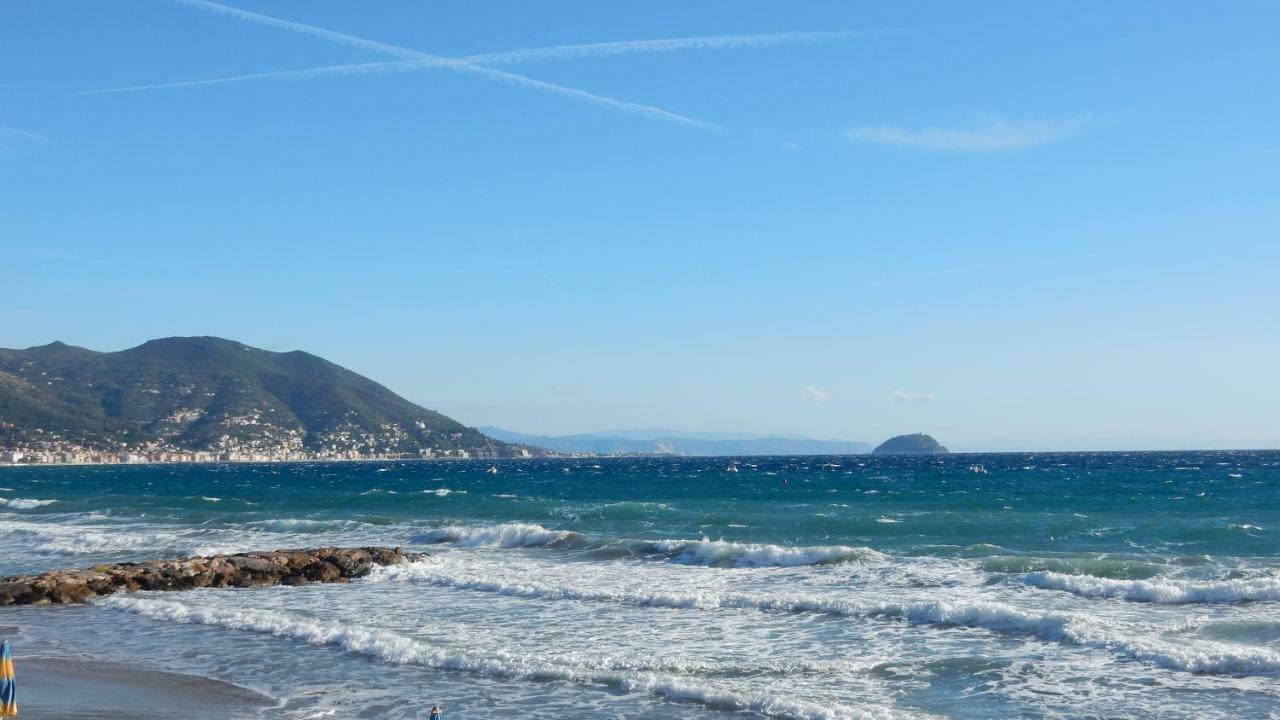 Hotel Delfino Laigueglia Esterno foto